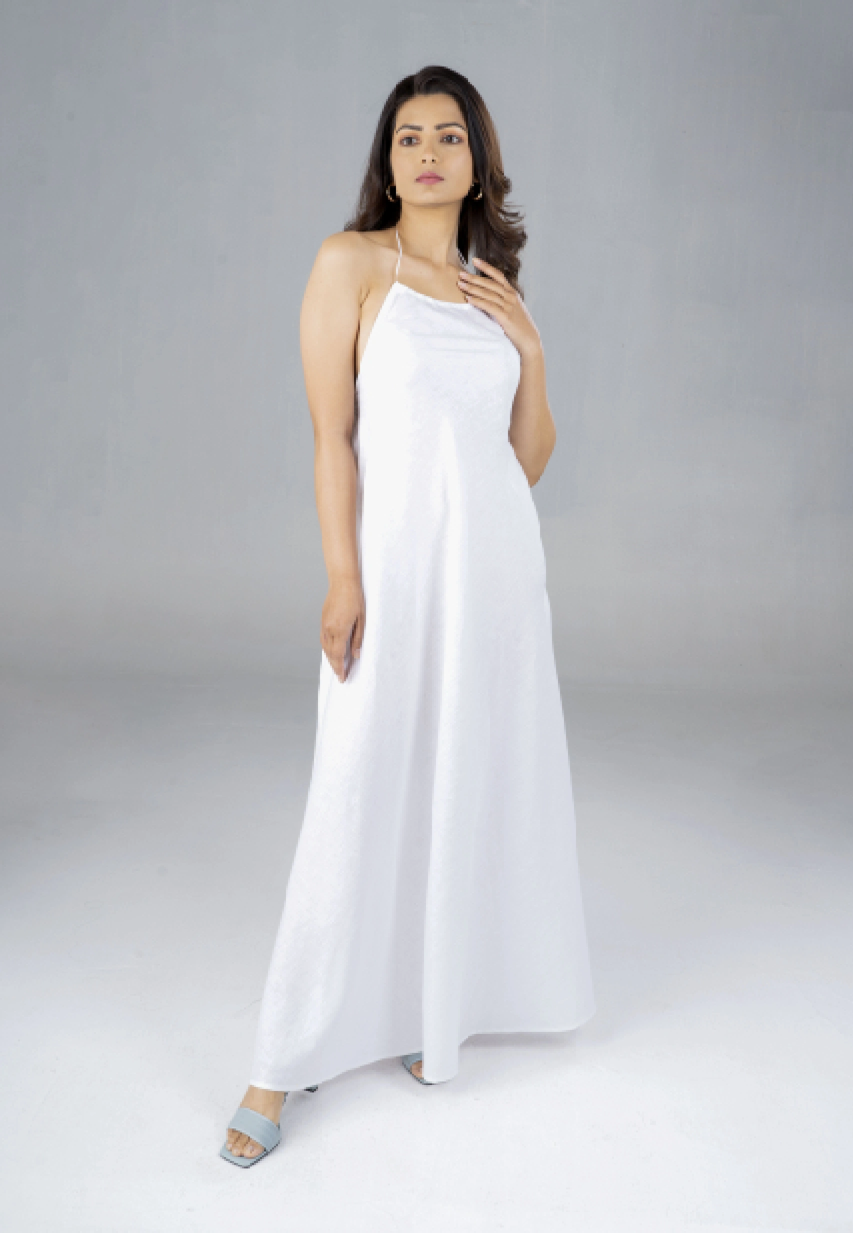 BACKLESS LONG DRESS WHITE 2